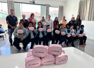 Entrega de Kits de Higiene para Meninas da APAE