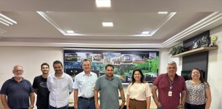 Prefeita Ana Lúcia se reúne com representantes da Copel para tratar de melhorias na rede elétrica e organização da fiação urbana