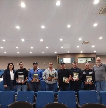 Prefeita Ana Lúcia participa da abertura de capacitação para operadores de máquinas e motoristas patrulheiros