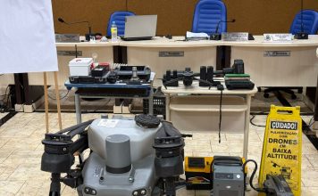Curso em Cambira qualifica profissionais para operação de drones de pulverização