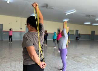 Alongamento promove saúde e qualidade de vida para moradores de Cambira
